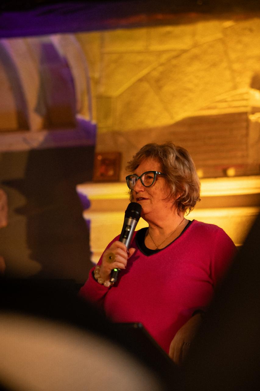 Catherine Jaquet, micro en main